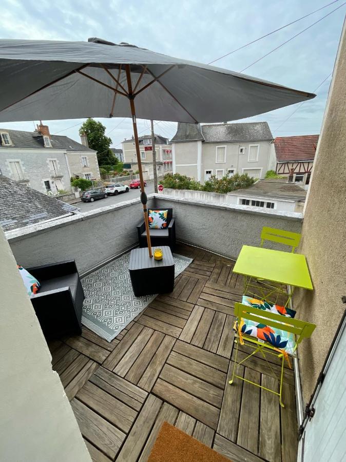 Entier: Avec Terrasse Quartier De La Gare